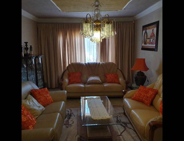 3 BEDROOM HOUSE SOLD IN THE ORCHARDS